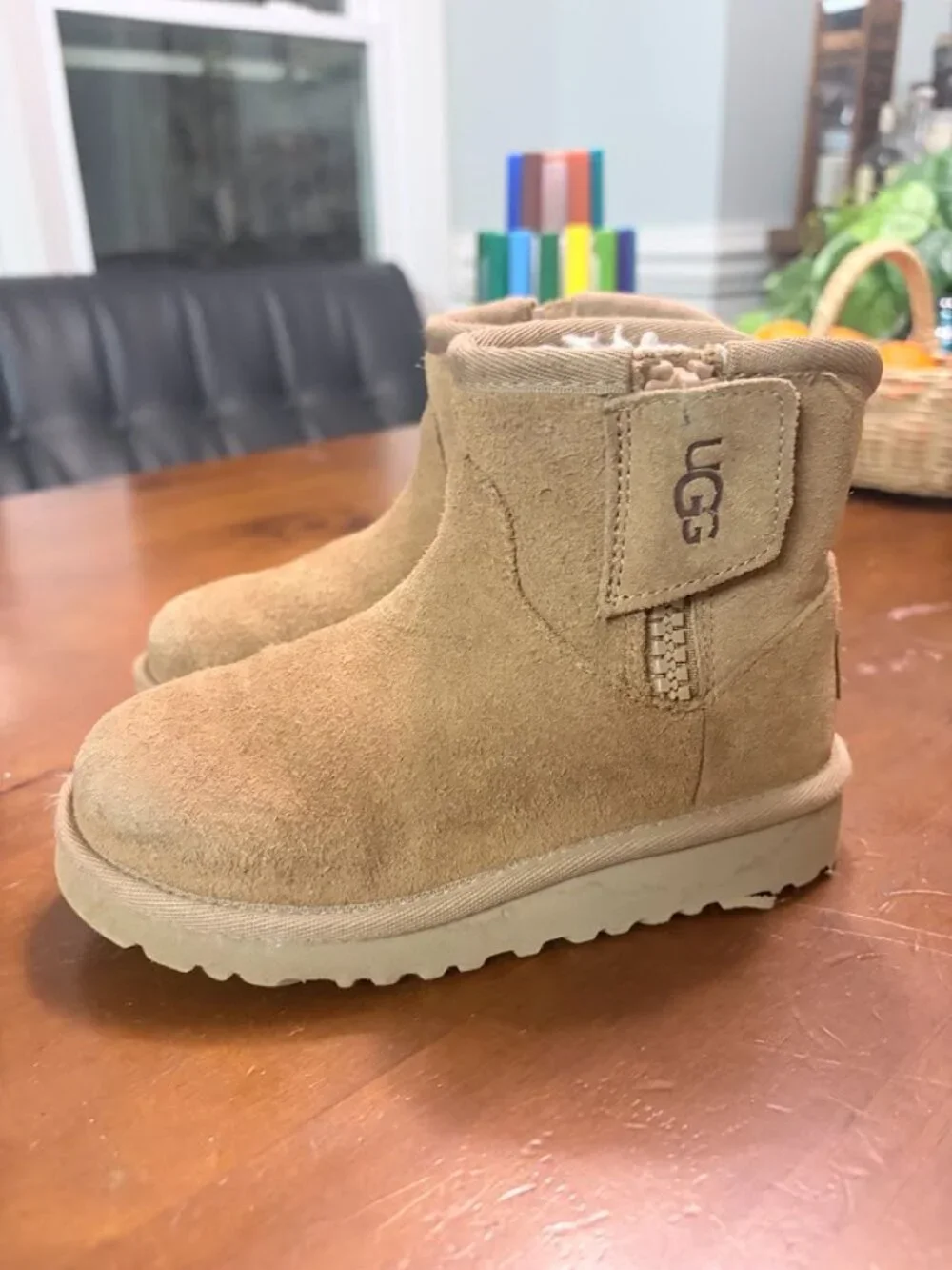 UGG Classic Mini Boots Kids Toddler Size 10 Chestnut Suede